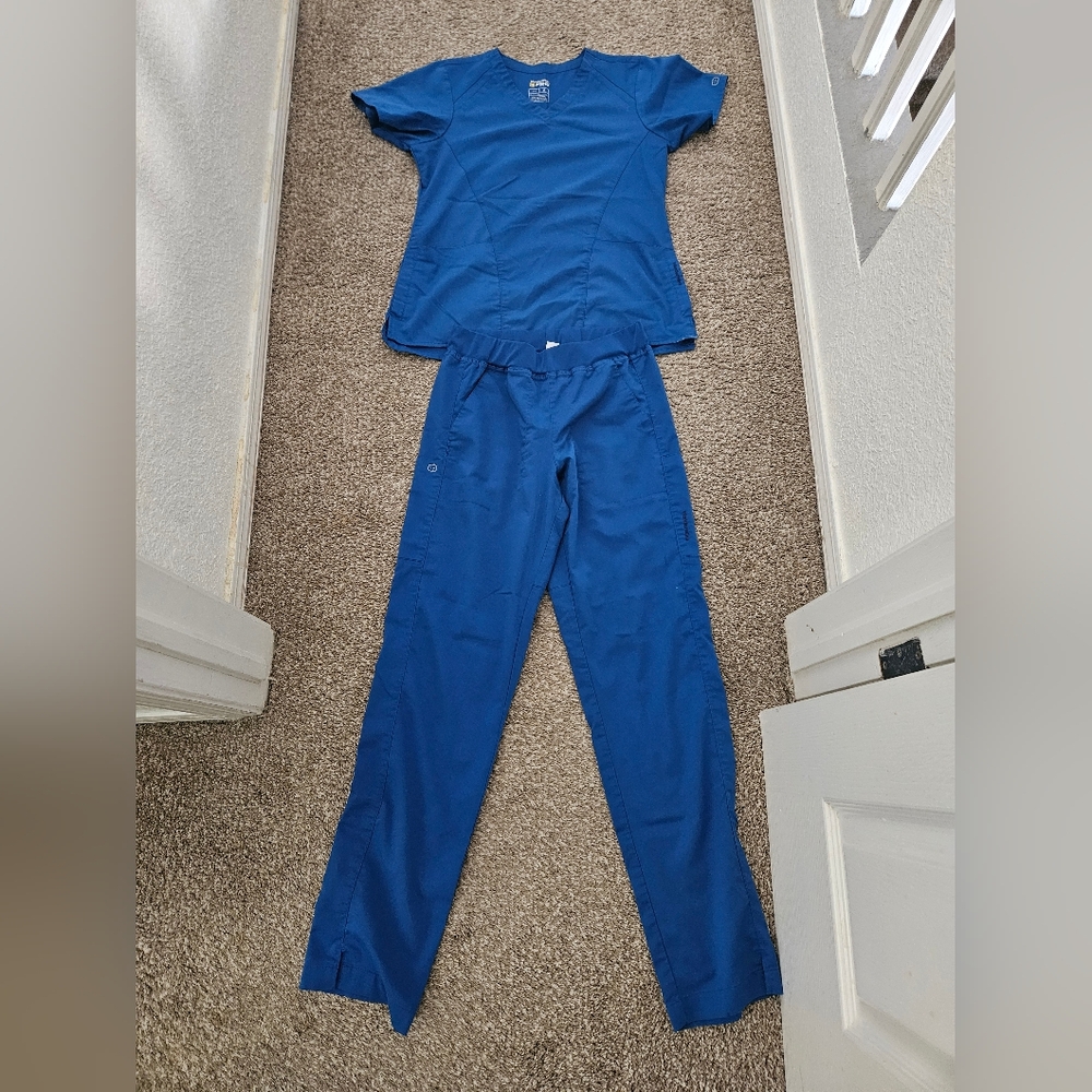 Wonder wink scrubs